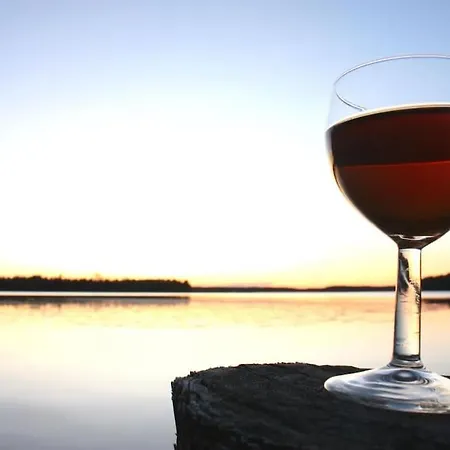 Niemi-kapee Mansikka - Cozy By The Apartment *