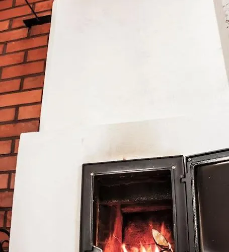 Niemi-kapee Mansikka - Cozy By The Apartment