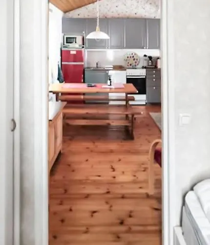 Niemi-kapee Mansikka - Cozy By The Apartment